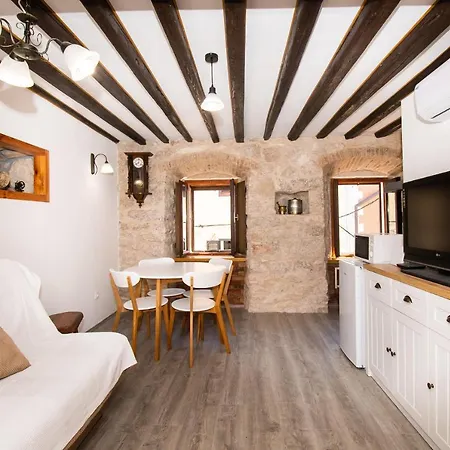 Rustika アパート