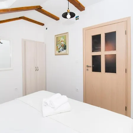Rustika Apartment Skradin