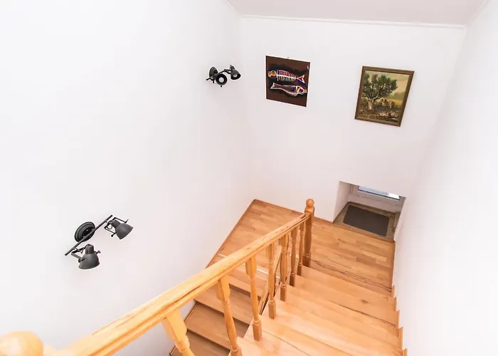 Rustika Daire Skradin